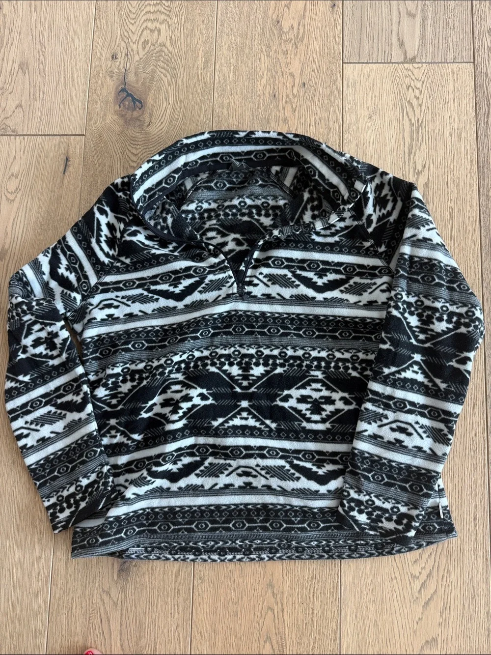 Women’s Eddie Bauer Black & White Aztec Pullover Fleece  Hoodie - Unbranded XL